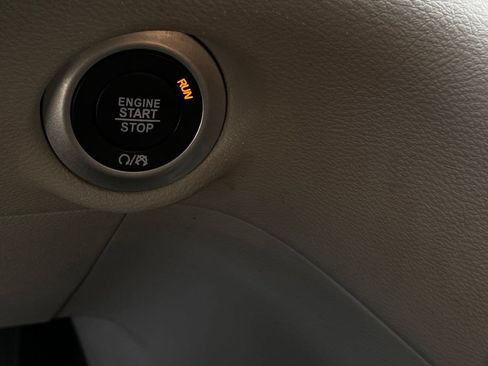 Used 2023 Chrysler Voyager LX FWD image 16