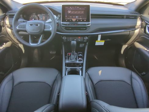 New 2026 Jeep Compass Latitude image 13