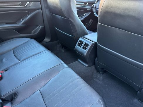Used 2020 Honda Accord Touring image 30