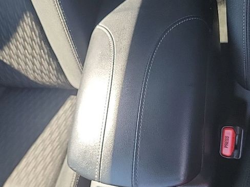 Used 2019 Nissan Rogue SV AWD/4WD image 30