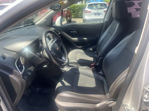 Used 2017 Chevrolet Trax LT w/ Driver Confidence Package image 14