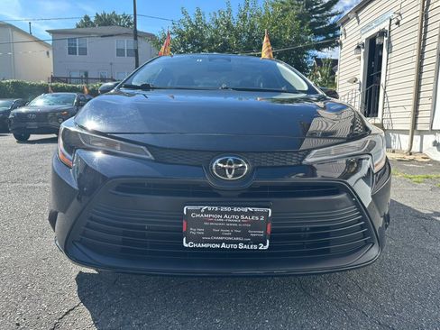 Used 2024 Toyota Corolla LE FWD image 5