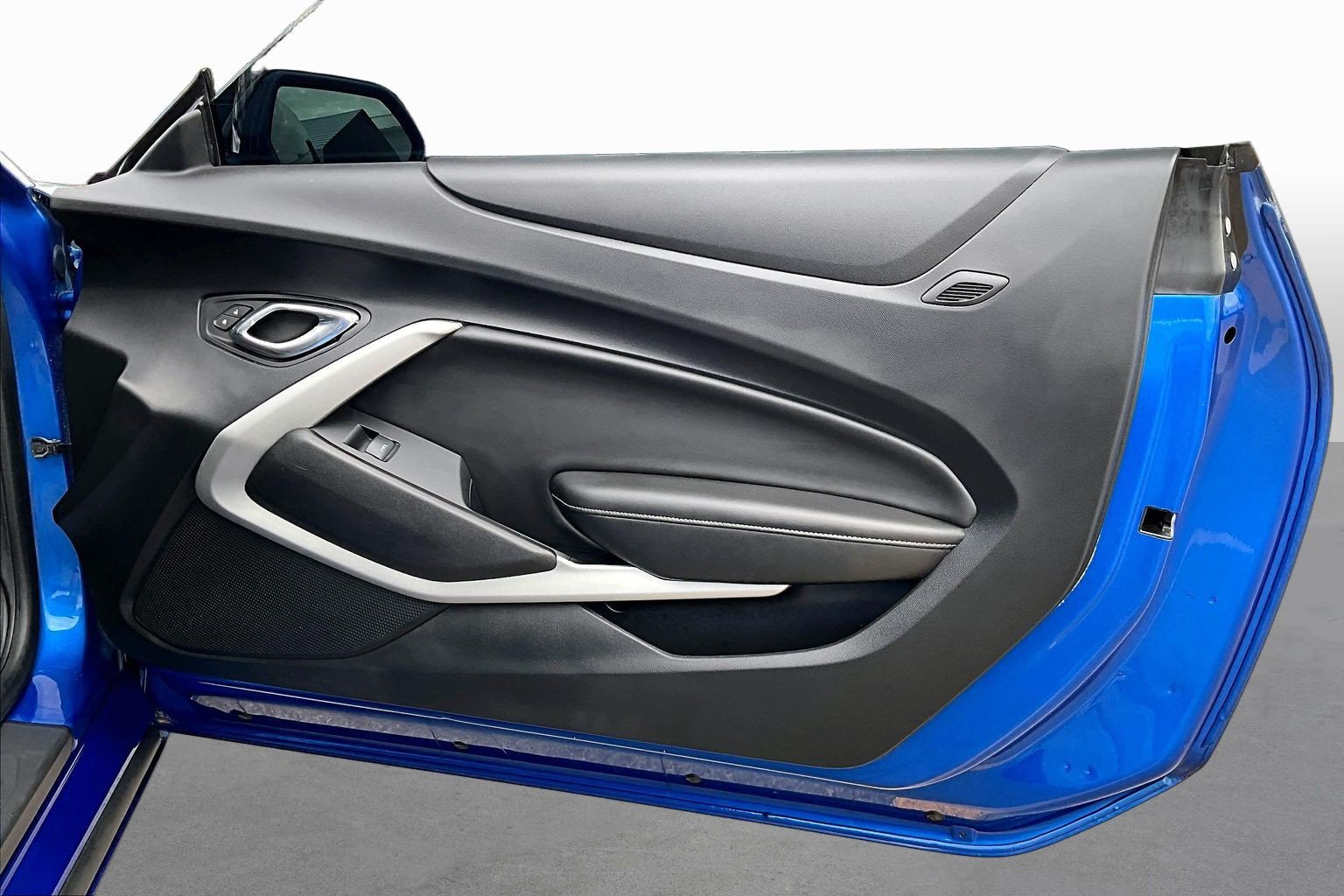 Used 2017 Chevrolet Camaro LS RWD image 18