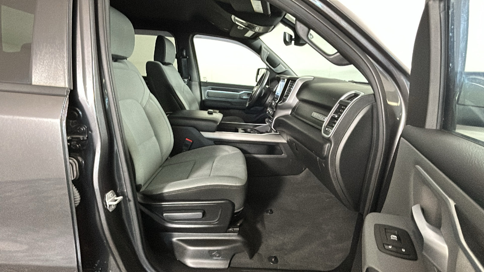 Used 2022 RAM 1500 Big Horn RWD image 35