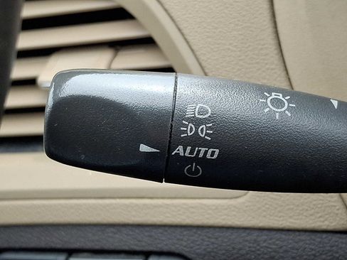 Used 2011 Chevrolet Malibu LS FWD image 22