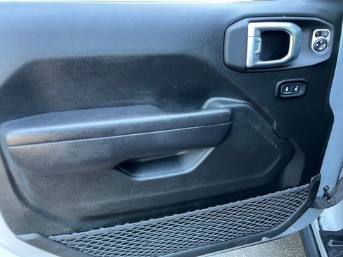 Used 2022 Jeep Gladiator Rubicon AWD/4WD image 24