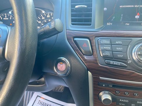 Used 2020 Nissan Pathfinder Platinum image 21