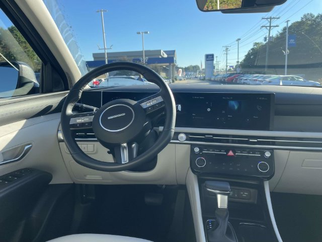 Certified 2025 Hyundai Tucson SEL FWD image 13