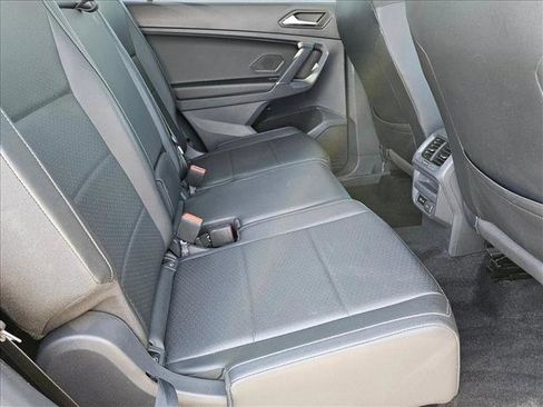 Used 2020 Volkswagen Tiguan SEL FWD image 21