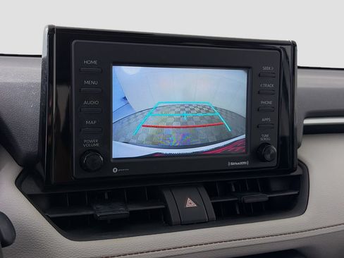 Used 2022 Toyota RAV4 XLE AWD/4WD image 18