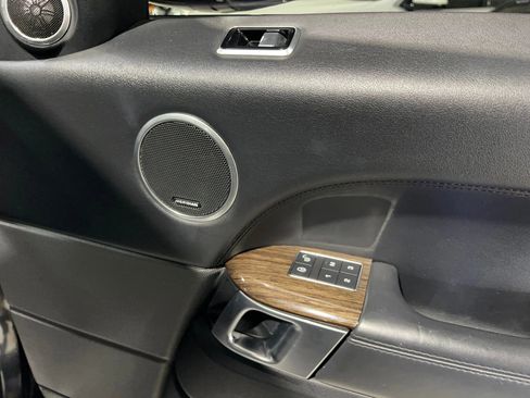 Used 2019 Land Rover Range Rover Sport HSE image 18