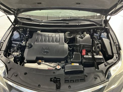 Used 2018 Toyota Avalon XLE image 35