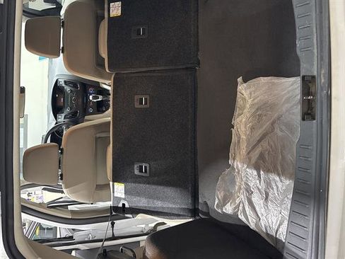 Used 2016 Ford Focus SE w/ SE Cold Weather Package image 24