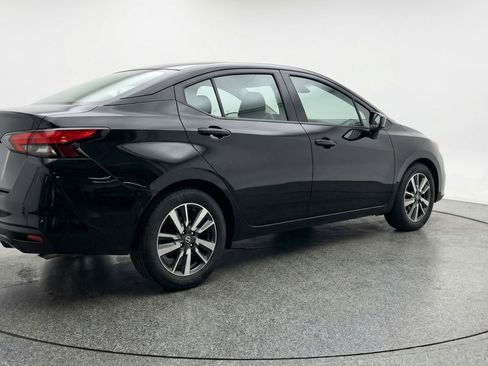 Used 2025 Nissan Versa SV image 9