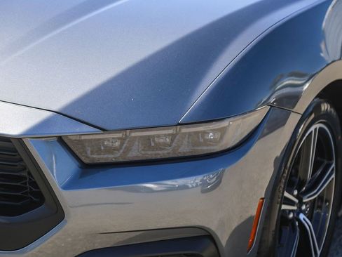 Used 2025 Ford Mustang Premium RWD image 4