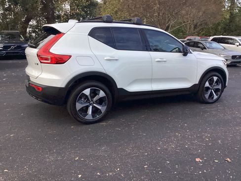 Certified 2026 Volvo XC40 B5 Plus w/ Protection Package Premier AWD/4WD image 17