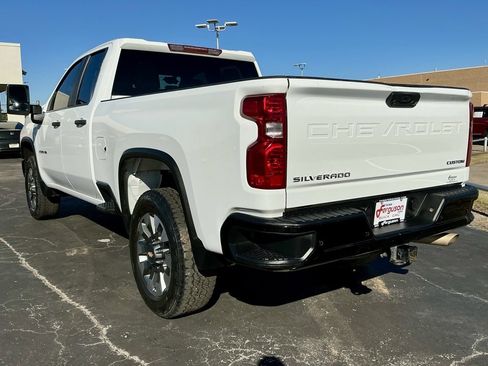 Used 2024 Chevrolet Silverado 2500 Custom w/ Custom Value Package image 12