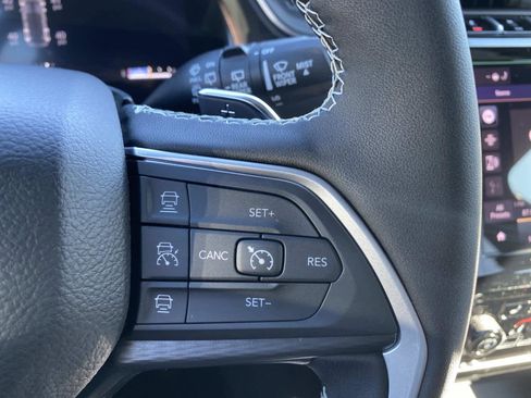 New 2025 Jeep Grand Cherokee Laredo image 16