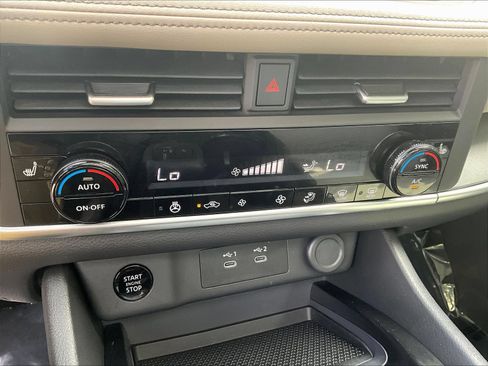 Certified 2024 Nissan Rogue SV w/ SV Premium Package FWD image 16