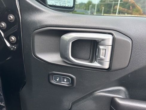 Used 2021 Jeep Wrangler Unlimited Sport image 12