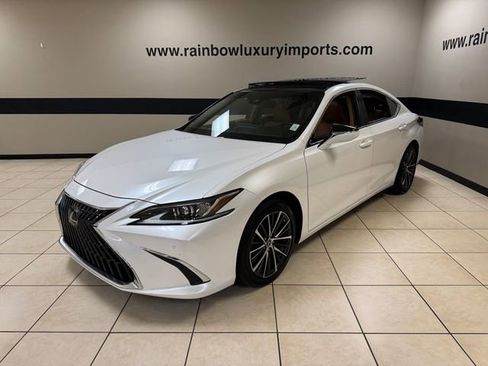 Used 2023 Lexus ES 350 w/ Premium Package FWD image 3