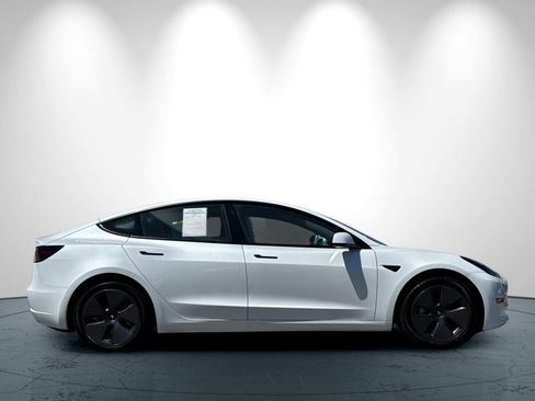Used 2022 Tesla Model 3 Long Range AWD/4WD image 3