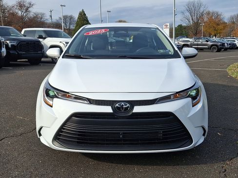 Certified 2025 Toyota Corolla LE image 2