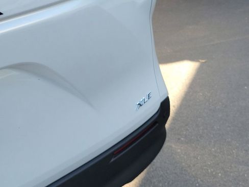 New 2026 Toyota Sienna XLE image 8