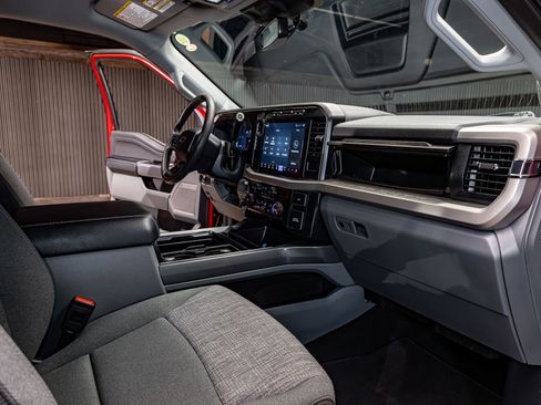 Used 2024 Ford F250 XLT w/ XLT Premium Package image 14