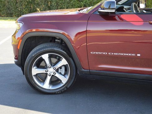 Certified 2023 Jeep Grand Cherokee L Limited w/ Luxury Tech Group II image 9
