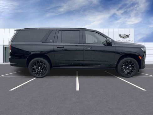 Used 2024 Cadillac Escalade ESV Sport Platinum w/ LPO, ONYX Package image 2