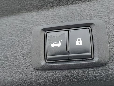 Used 2024 Mitsubishi Outlander SE image 33