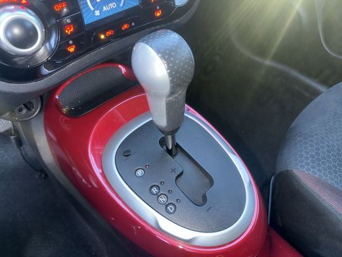 Used 2015 Nissan Juke SV image 22