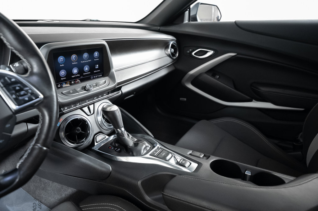 Used 2020 Chevrolet Camaro LT w/ Technology Package RWD image 25