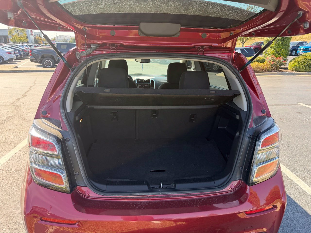 Used 2020 Chevrolet Sonic LT w/ Convenience Package FWD image 5