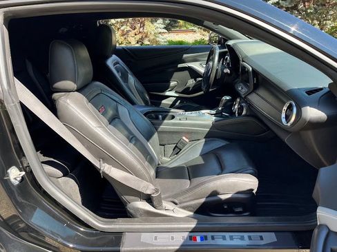 Used 2018 Chevrolet Camaro SS RWD image 33