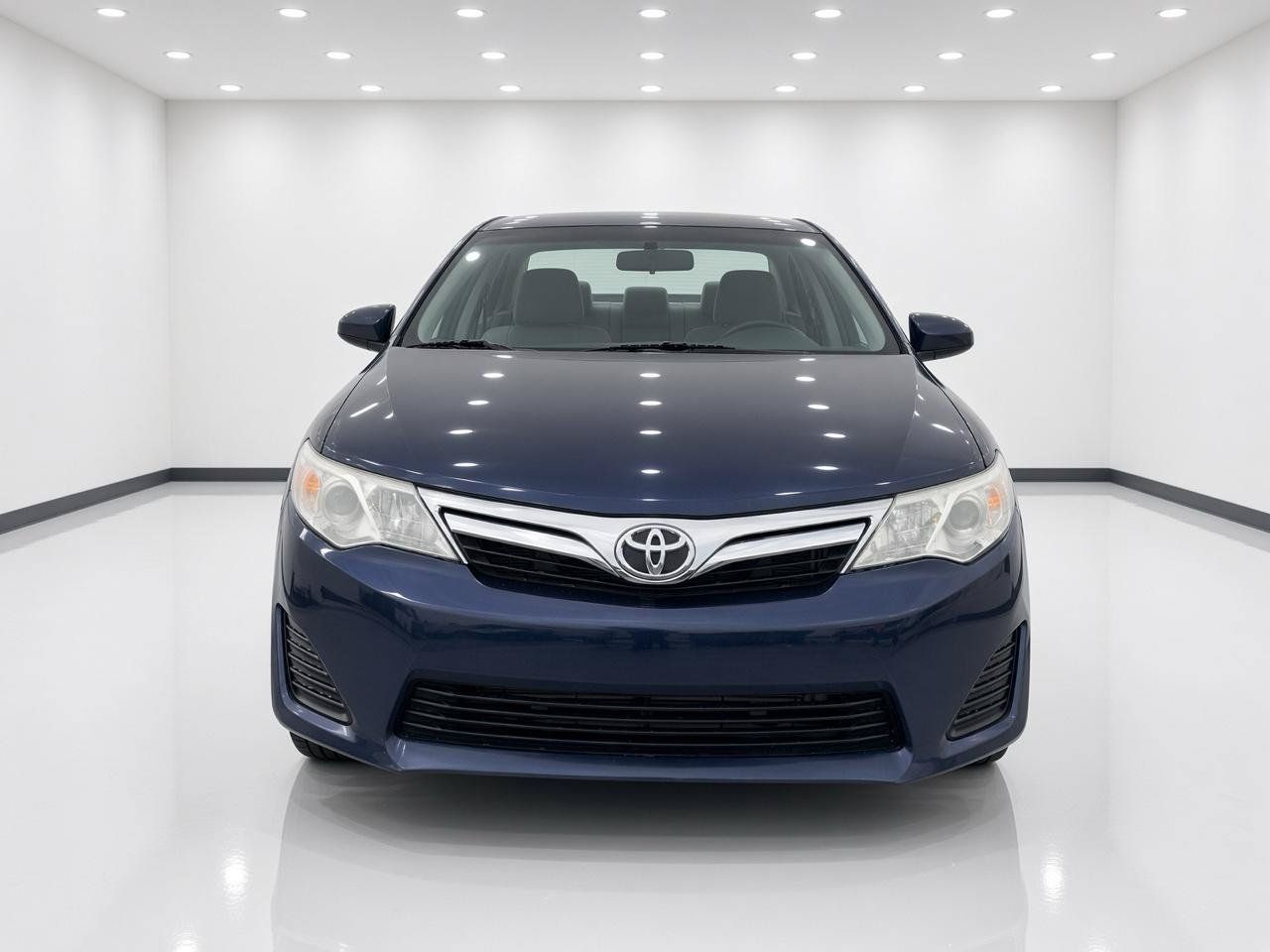 Used 2014 Toyota Camry LE FWD image 8