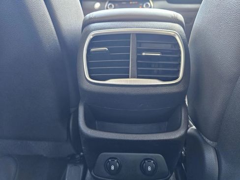 Used 2019 Hyundai Santa Fe Limited AWD/4WD image 18