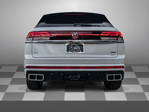 Used 2024 Volkswagen Atlas Cross Sport SEL R-Line AWD/4WD image 5
