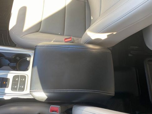 Used 2021 Ford Explorer Limited w/ Equipment Group 301A image 23