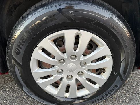 Used 2012 Kia Sedona LX image 37