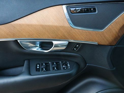 Used 2023 Volvo XC90 B5 Plus w/ Protection Package Premier image 32