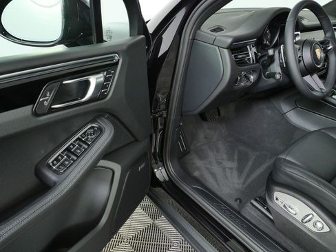 New 2026 Porsche Macan Turbo AWD/4WD image 6