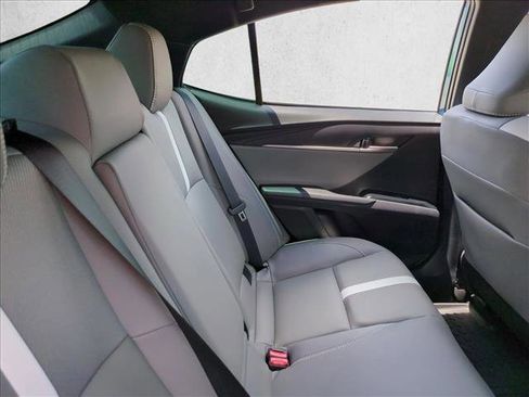 Used 2025 Toyota Camry SE FWD image 19