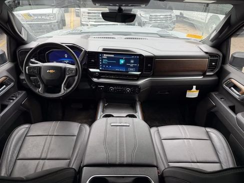 Used 2025 Chevrolet Silverado 2500 High Country w/ Technology Package AWD/4WD image 20