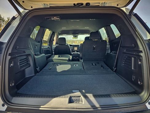 New 2026 GMC Acadia Elevation image 38