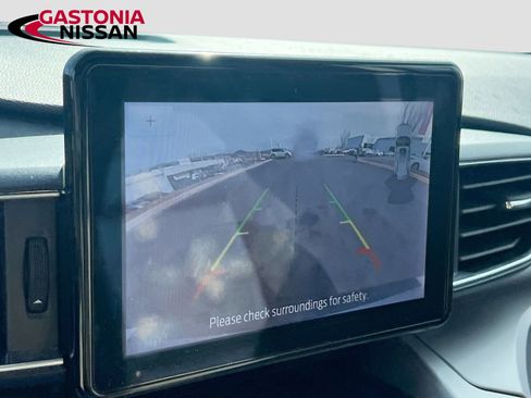 Used 2022 Ford Explorer XLT w/ Equipment Group 202A image 18