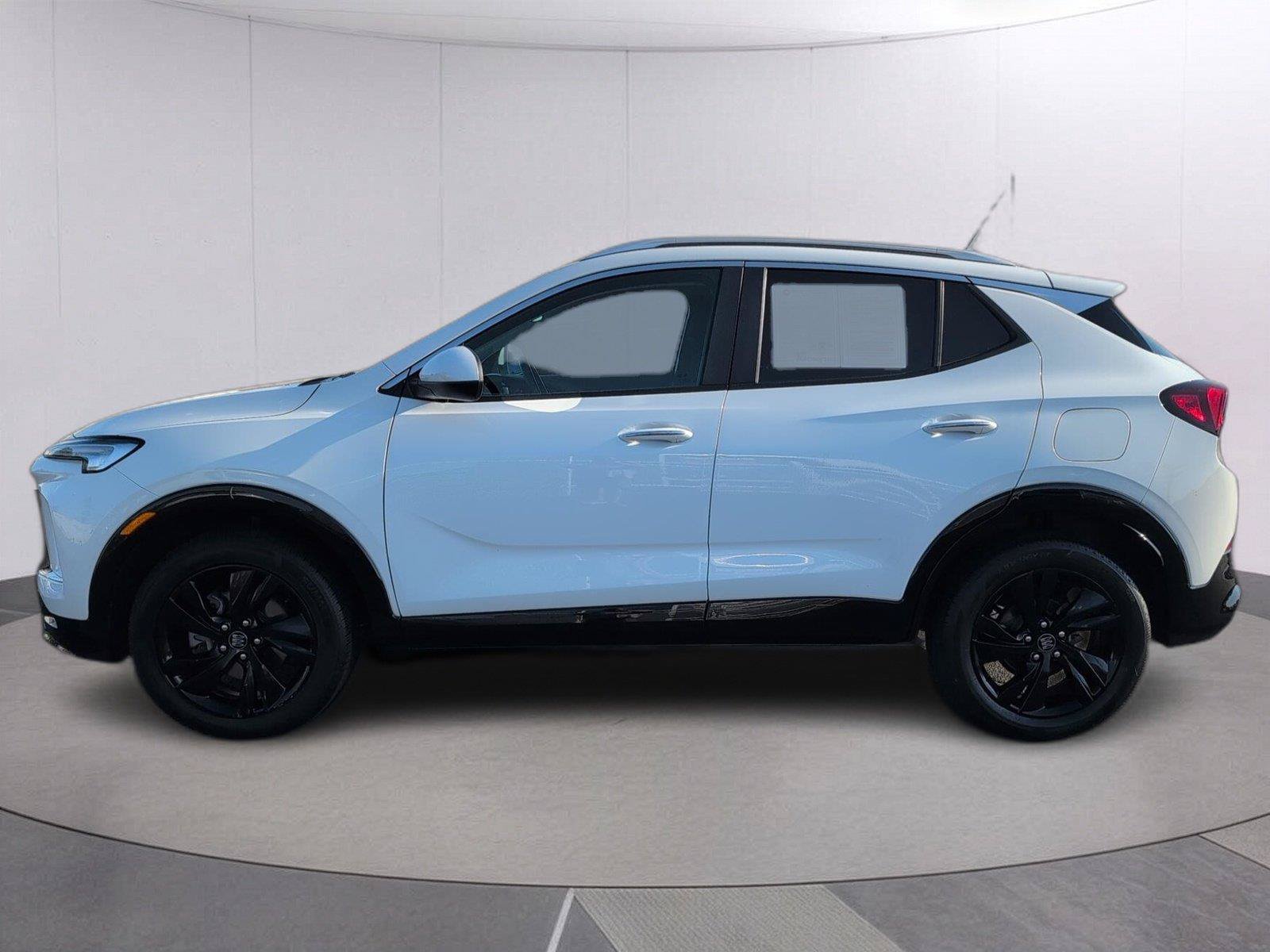 Used 2024 Buick Encore GX Sport Touring AWD/4WD image 2