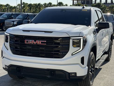 Used 2024 GMC Sierra 1500 Elevation AWD/4WD image 10