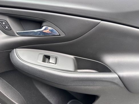 Used 2018 Chevrolet Volt LT image 18